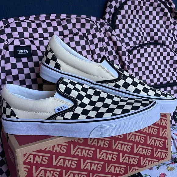 Vans WMNS Classic Slip-On
Biks.Whichckerboard/Wht
VN000EYEBWW
Sneakers - Picture 6 of 16
